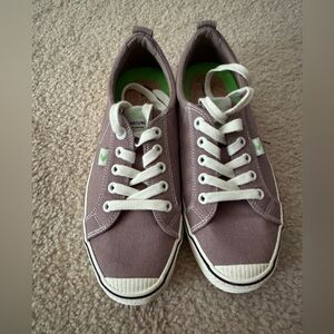 Cariuma Shoes